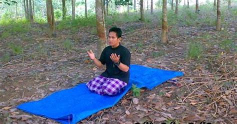 Semoga bisa menambah perbendaharaan kosakata anda dan motivasi diri dalam belajar bahasa arab. Macam - Macam Shalat Dalam Bahasa Arab | Guru Bahasa Arab