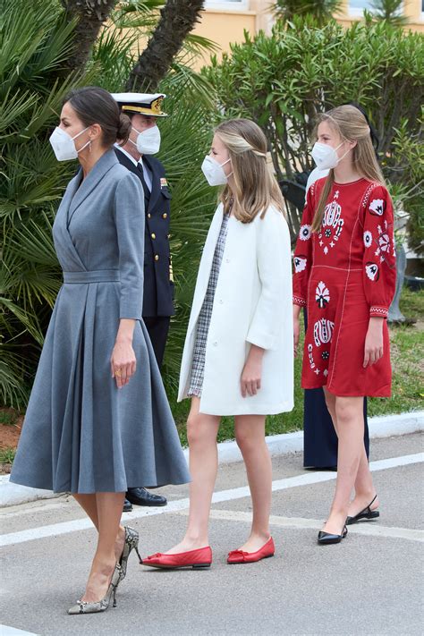 Stevenson cultura Noroeste vestido corto reina letizia término análogo helicóptero Rodeado