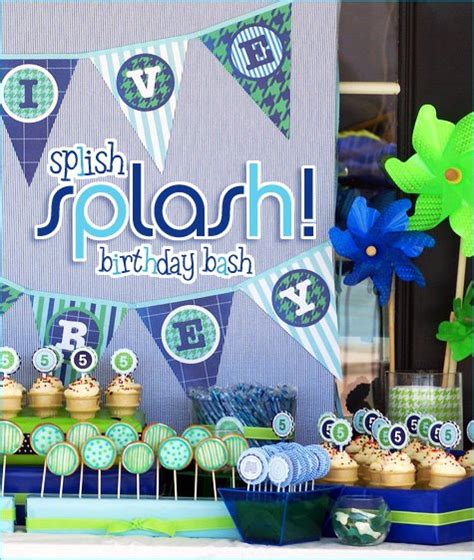 This is for the fancy teen who loves a little sparkle… or a lot of sparkle! REAL PARTIES: Blue & Green Pool Party // Hostess with the Mostess®