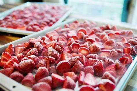 How To Freeze Strawberries Plus Tips For Thawing