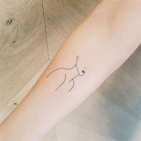 Tiny Minimalist Tattoo Minimalisttattoos Line Tattoos Fine Line Tattoos Minimalist Tattoo