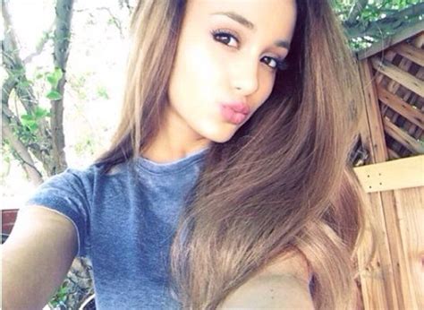 20 Times Ariana Grande Was Photographed On Her Right Side Photos