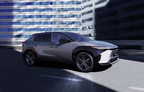Toyota Premieres Bz4x Concept Suv Autotradeie