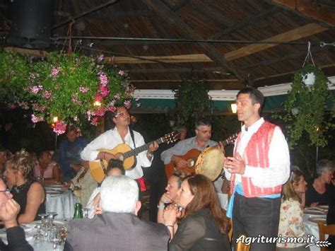 Visita la scheda dell'agriturismo la casa del ghiro. Agriturismo La casa del ghiro a Pimonte - (Napoli) - Campania