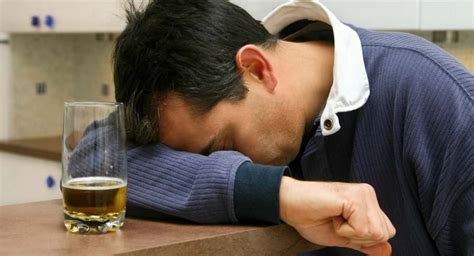 5 Undeniable Signs of Drinking Too Much Alcohol - FlawlessEnd