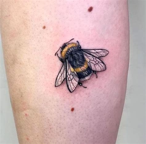20 Cute Bumble Bee Tattoo Design Ideas With Meaning Entertainmentmesh