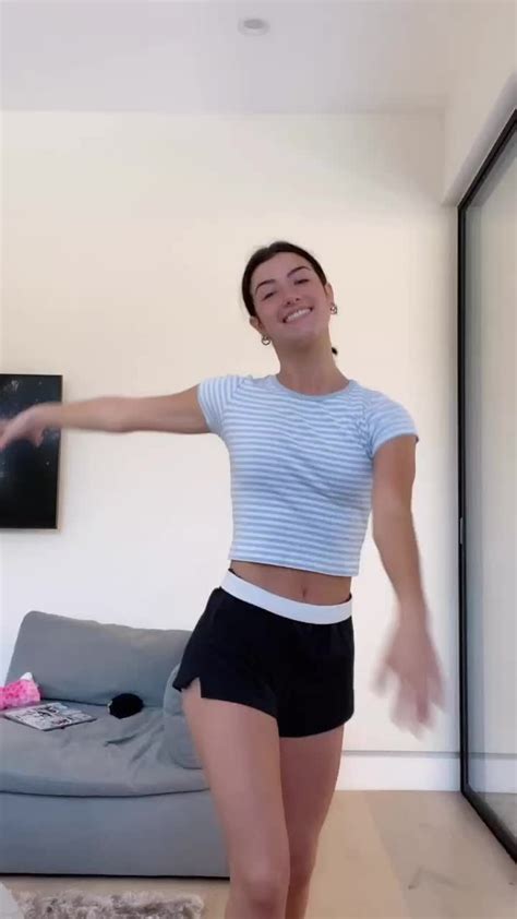 Charli Damelio On Tiktok Charli D Amelio Dance Choreography Videos