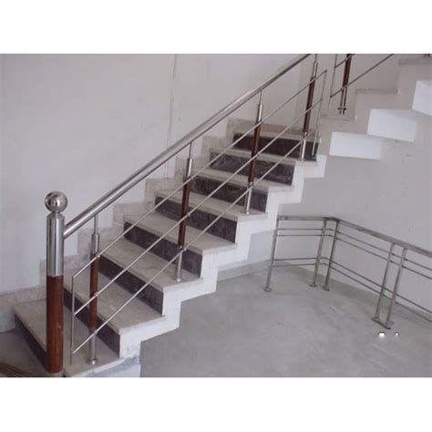 Welcome to the atlantis rail stainless steel railing gallery featuring deck cable railing, stainless steel deck railing, glass railing, handicap railing and stainless steel vertical baluster railing. Jindal Bar Stainless Steel Railing With Wooden Blustered ...