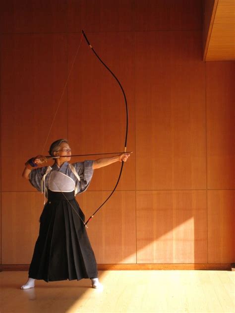 Japanese Kyudo In Nice Modern Dojo Japanese Culture Archery Japan