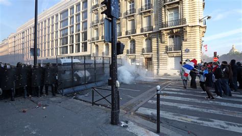 Tear Gas Clashes After Same Sex Marriage Law Protest In Paris Photos