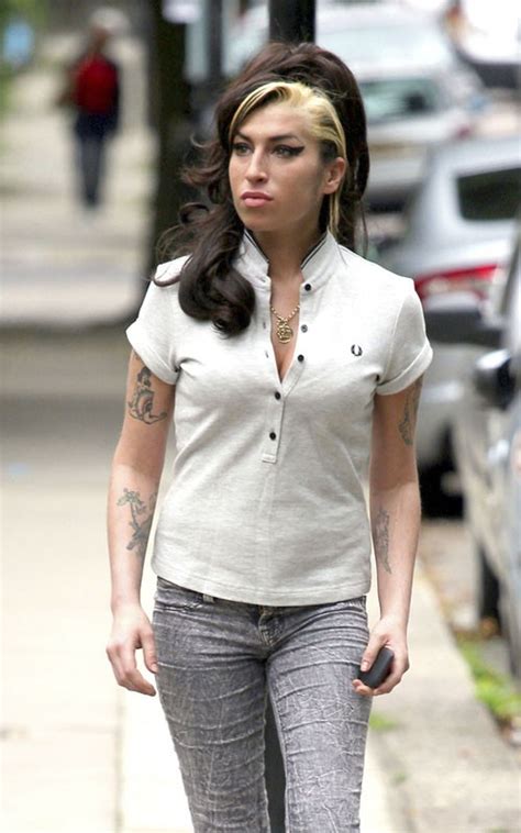 Jul 28, 2011 · this photo is believed to be one of the last pictures of amy winehouse before her tragic death on saturday. My Right Word: Amy's Still Bearing the Star