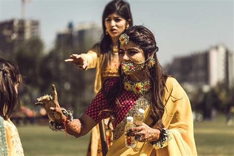 A Traditional Hindu Wedding Where The Couple Wore Sabyasachi Outfits Hindu Wedding Bridal