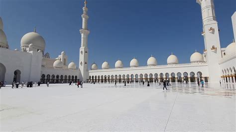 The Sheikh Zayed Grand Mosque Arabic جَامِع ٱلشَّيْخ زَايِد