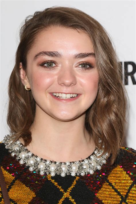 Maisie Williams Wavy Medium Brown Bob Pinned Back Hairstyle Steal