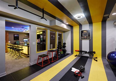 Whether you are intending to decorate for a new year party or halloween, these indoor gym decorations are vivacious enough to blend in more thrills to the party. 47 Extraordinary Basement Home Gym Design Ideas | Home ...