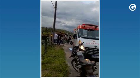 a gazeta acidente entre moto e carreta deixa uma pessoa ferida em cachoeiro