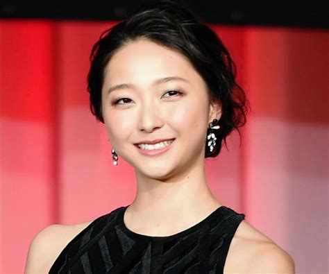 Airi hatakeyama (畠山 愛理, hatakeyama airi, born 16 august 1994) is a former group rhythmic gymnast and current television reporter in japan. 畠山愛理に大越キャスター「ツイッター炎上しますよ」…大坂 ...