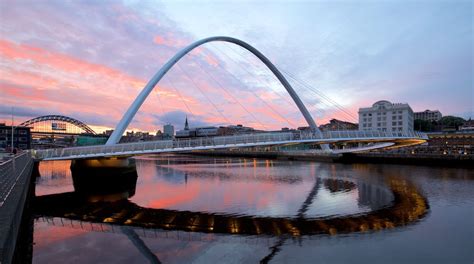 Gateshead Millennium Bridge In Newcastle Upon Tyne Expedia