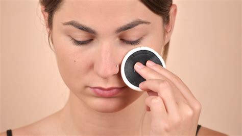 How To Apply Powder Foundation