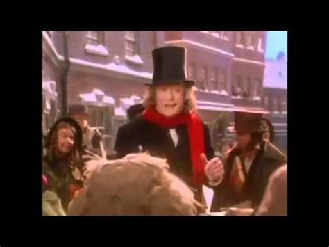 Get premier access to raya and the last dragon for $29.99 with a disney+ subscription, and watch as many times as you like. Festa ina casa Muppet--Ebenezer cambiato dal Natale - YouTube