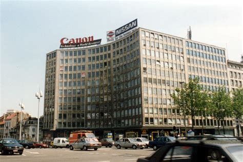 Parce qu'un bouchon ne prévient pas, les spécialistes en égouttage de sos bruxelles sont là. Saint-Josse-ten-Noode - Place Madou