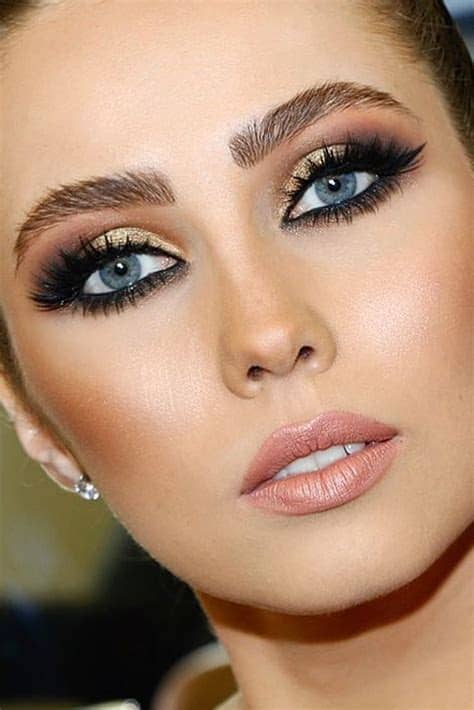 If you have blue eyes and blonde hair, just buy a huge selection of eyeshadow and wear whatever matches your outfit. 30 Wedding Makeup Ideas For Blue Eyes | Wedding makeup for ...