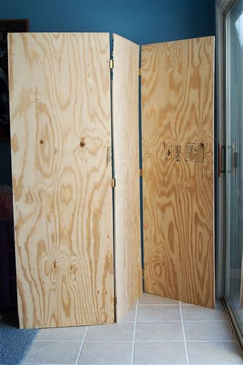 It's super simple to make and it's easily removable! plywood room divider | #2 ideas for home | Pinterest ...