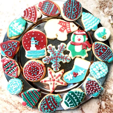 Perfect for decorating sugar cookies for any holiday! how to make the best decorated sugar cookies (decorating ...
