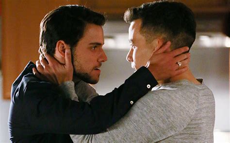 the same sex kiss on how to get away with murder was censored — here s what fans are saying