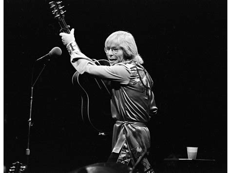 From The Archives John Denver Celebration At The Forum Los Angeles Times