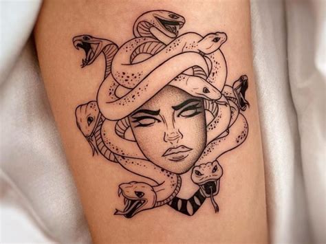Sint Tico Tatuagem Da Medusa Significado Bargloria
