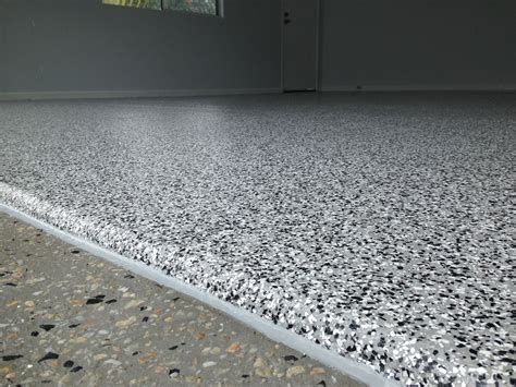 Professional epoxy garage floor coatings always receive rave reviews from hobbyists, home mechanics, and everyday homeowners. A Buderim garage floor transformation installed with a 'Cookies and Cream' flake epoxy floor ...