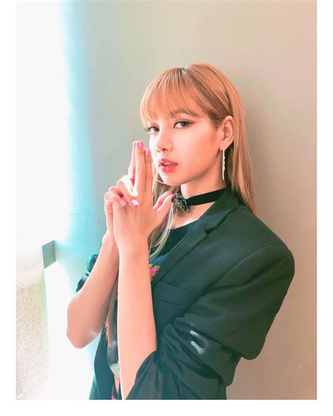 Lisa posted new instagram photos wearing her airport outfit from seoul to china to film 'qing chun you ni' season 2 or youth with you. BLACKPINKファンクラブBLINKの値段,特典.入会方法を調査! | ページ 4
