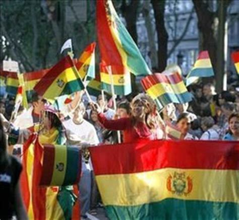 En esta fecha bolivia fue fundada oficialmente, y siguiendo la tradición de conmemorar las batallas decisivas, aunque para 1825 el país ya llevaba buen tiempo libre de españa. BOLIVIA FESTEJA SUS 193 AÑOS DE SU INDEPENDENCIA - Canada ...