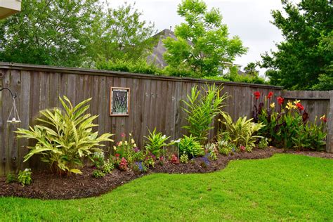Landscaping Ideas Along The Fence