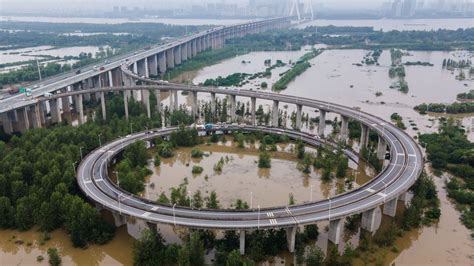 Des habitants sont morts piégés par . Inondations en Chine : le Yangtsé à des niveaux critiques ...
