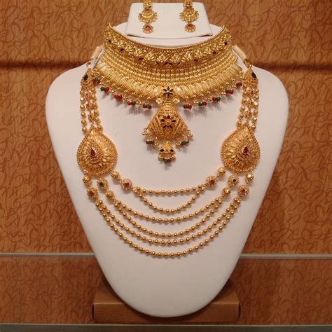 Check spelling or type a new query. 21 Traditional Gold Jewelry Set Designs For Marriage ...