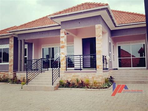 For Sale Luxurious House Kampala Central Region 4 Beds 4 Baths