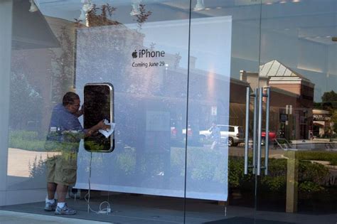 Worlds Largest Iphones Appear In Apple Store Windows Photos