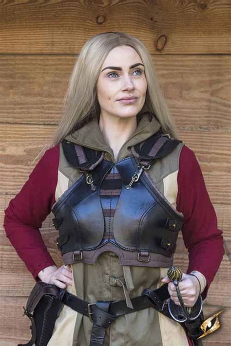 rogue female leather armor black and brown