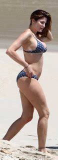 Softly Temperature Pics Of Stephanie Seymour Exposed Her Blue Polka Dot Bikini At St Barts