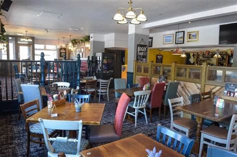 Christchurch Pub The Sandpiper Unveils Colourful New Look Dorset Live