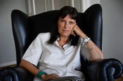 Es la primera escritora argentina en recibir el galardón. Adelanto de "Catedrales", la nueva novela de Claudia ...