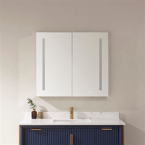 The Vinnova Rieti Vanity Mirror embodies the ideal blend of style and