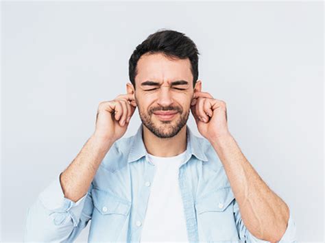 कान में भारीपन और दर्द हो तो क्या करें जानिए इसका कारण और इलाज का