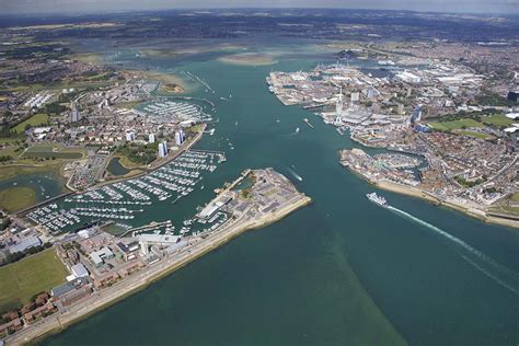 Portsmouth Harbour Evacuation After Unexploded 500lb Wwii Bomb Is Found