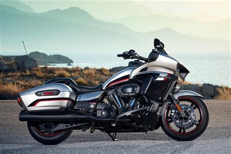 Four is the magic number for yamaha pro. Yamaha USA reveal new bagger | MCN