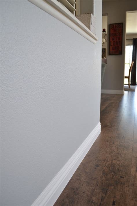 Contractors tend to charge more per square foot for smaller jobs than larger jobs. Drywall Installation Cost