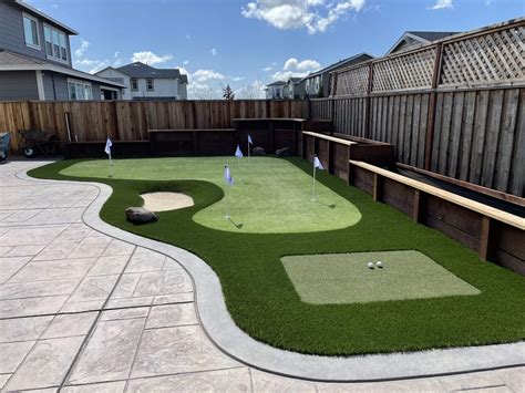 Owning a backyard putting green has countless benefits for both avid golfers and beginners it will change your game drastically and allow you to have fun at the beauty of a putting green without a border is the flawless transition into the rest of the lawn area. Best Artificial Grass for San Antonio TX Backyard Putting Greens
