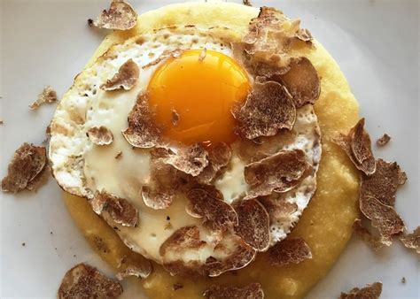Ricetta della polenta con uovo al tartufo bianco - Le ...